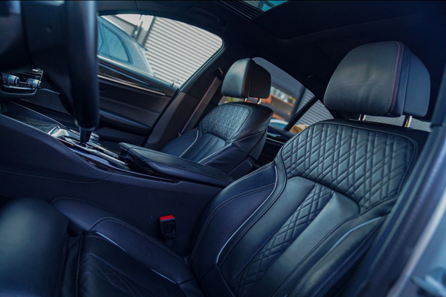 BMW 5 Serie 520i High Executive Edition | Schuifdak | Adaptieve Cruise | Camera | Nappa Leder | Origineel NL | Dealer onderhouden