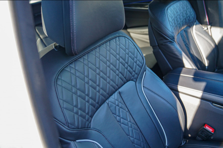 BMW 5 Serie 520i High Executive Edition | Schuifdak | Adaptieve Cruise | Camera | Nappa Leder | Origineel NL | Dealer onderhouden