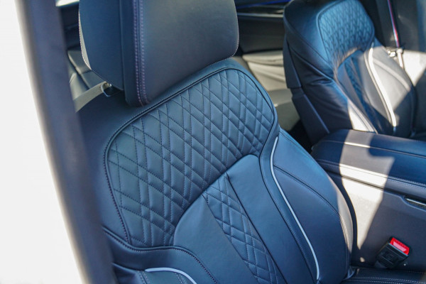 BMW 5 Serie 520i High Executive Edition | Schuifdak | Adaptieve Cruise | Camera | Nappa Leder | Origineel NL | Dealer onderhouden