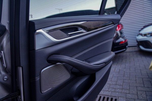 BMW 5 Serie 520i High Executive Edition | Schuifdak | Adaptieve Cruise | Camera | Nappa Leder | Origineel NL | Dealer onderhouden