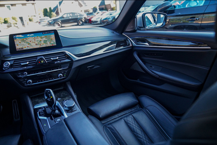 BMW 5 Serie 520i High Executive Edition | Schuifdak | Adaptieve Cruise | Camera | Nappa Leder | Origineel NL | Dealer onderhouden