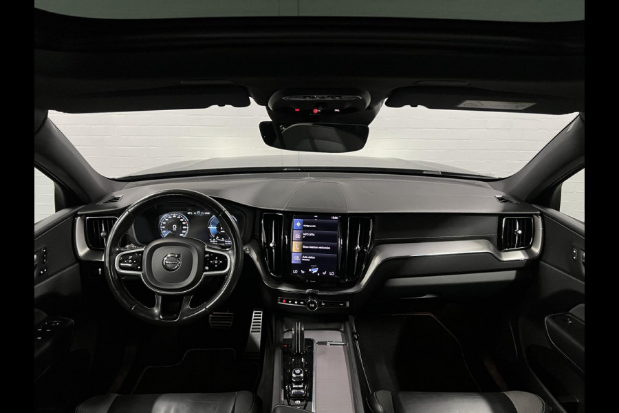 Volvo XC60 2.0 Recharge T6 AWD R-Design Adapt. Cruise | Open dak | Stuur-/Stoelverwarming | Blis | Camera | Carplay | Achterbank verwarmd