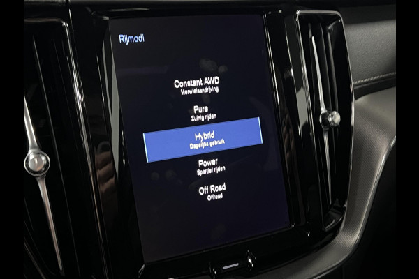 Volvo XC60 2.0 Recharge T6 AWD R-Design Adapt. Cruise | Open dak | Stuur-/Stoelverwarming | Blis | Camera | Carplay | Achterbank verwarmd