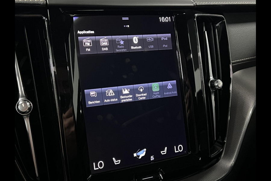 Volvo XC60 2.0 Recharge T6 AWD R-Design Adapt. Cruise | Open dak | Stuur-/Stoelverwarming | Blis | Camera | Carplay | Achterbank verwarmd