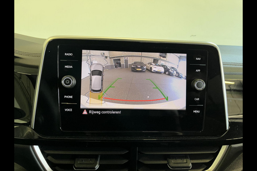Volkswagen T-Roc 1.5 TSI 150pk DSG R-Line Camera Navigatie Apple Carplay/Android Auto Climate Control Electrische kofferbak Led Dab Adaptive Cruise Control