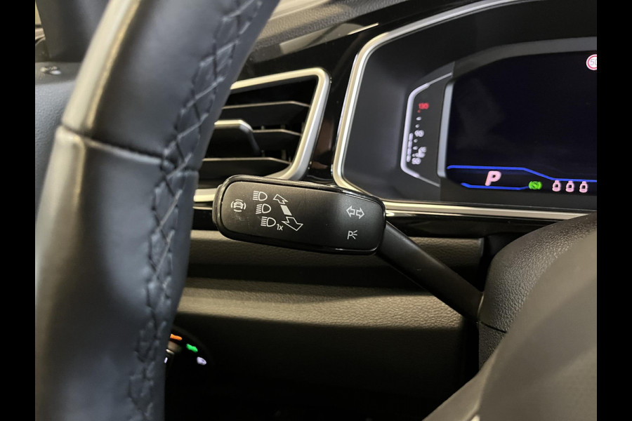 Volkswagen T-Roc 1.5 TSI 150pk DSG R-Line Camera Navigatie Apple Carplay/Android Auto Climate Control Electrische kofferbak Led Dab Adaptive Cruise Control