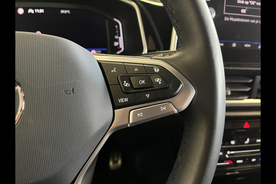 Volkswagen T-Roc 1.5 TSI 150pk DSG R-Line Camera Navigatie Apple Carplay/Android Auto Climate Control Electrische kofferbak Led Dab Adaptive Cruise Control