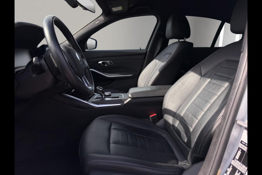 BMW 3-serie 330e M-Sport | Leer | Camera | Led | 19"|