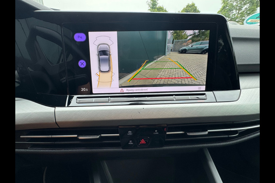 Volkswagen Golf 1.0 TSI Life * Automaat * Camera * Visueel Cockpit * Navigatie *