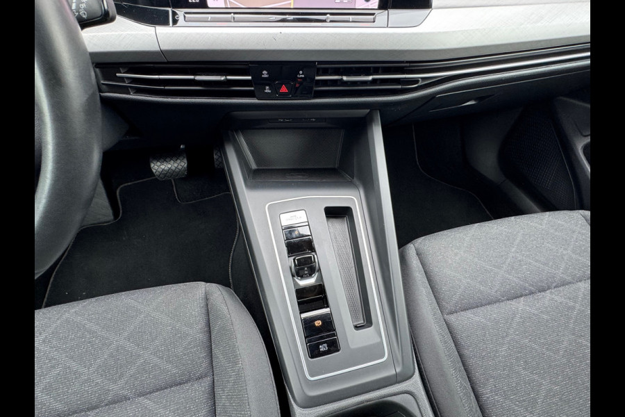 Volkswagen Golf 1.0 TSI Life * Automaat * Camera * Visueel Cockpit * Navigatie *