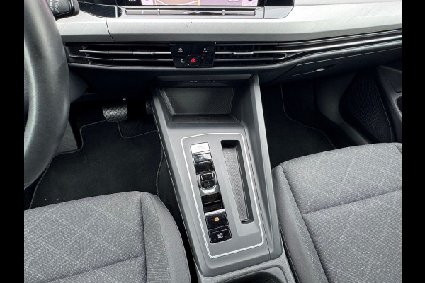 Volkswagen Golf 1.0 TSI Life * Automaat * Camera * Visueel Cockpit * Navigatie *