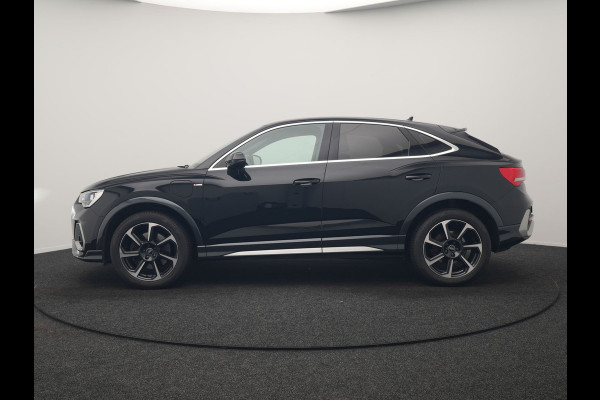 Audi Q3 Sportback 45 TFSI e 2x S Line PHEV 245pk Dealer O.H. | Trekhaak Af Fabriek | Blis | Sportstoelen Verwarmd | Apple Carplay | Sfeerverlichting | Navigatie | DAB | 19"L.M | Virtual | Plug In Hybrid |