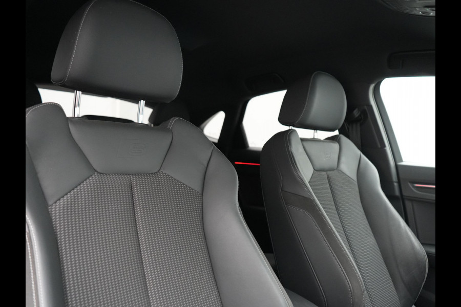 Audi Q3 Sportback 45 TFSI e 2x S Line PHEV 245pk Dealer O.H. | Trekhaak Af Fabriek | Blis | Sportstoelen Verwarmd | Apple Carplay | Sfeerverlichting | Navigatie | DAB | 19"L.M | Virtual | Plug In Hybrid |