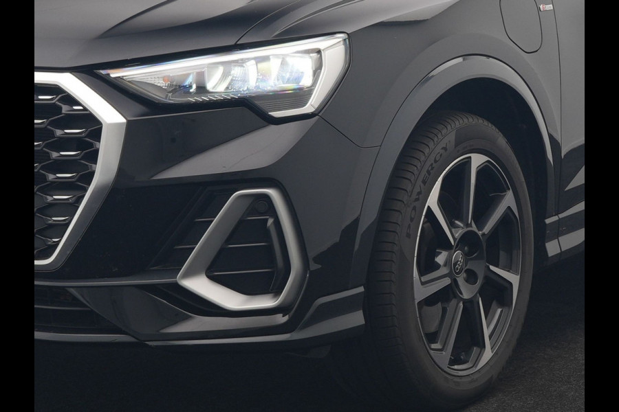 Audi Q3 Sportback 45 TFSI e 2x S Line PHEV 245pk Dealer O.H. | Trekhaak Af Fabriek | Blis | Sportstoelen Verwarmd | Apple Carplay | Sfeerverlichting | Navigatie | DAB | 19"L.M | Virtual | Plug In Hybrid |