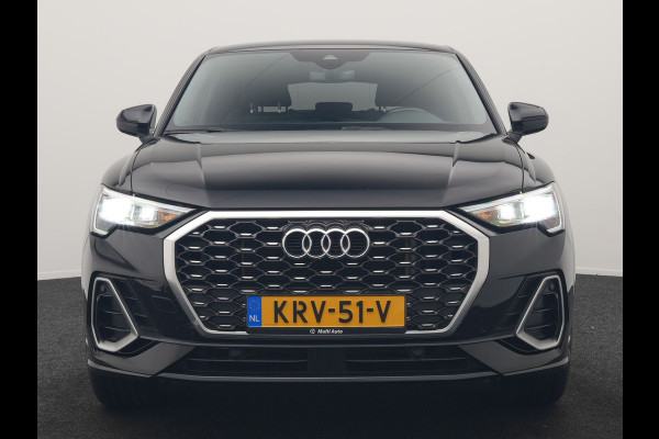 Audi Q3 Sportback 45 TFSI e 2x S Line PHEV 245pk Dealer O.H. | Trekhaak Af Fabriek | Blis | Sportstoelen Verwarmd | Apple Carplay | Sfeerverlichting | Navigatie | DAB | 19"L.M | Virtual | Plug In Hybrid |