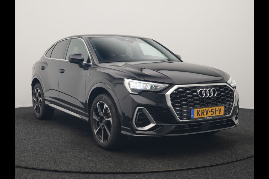 Audi Q3 Sportback 45 TFSI e 2x S Line PHEV 245pk Dealer O.H. | Trekhaak Af Fabriek | Blis | Sportstoelen Verwarmd | Apple Carplay | Sfeerverlichting | Navigatie | DAB | 19"L.M | Virtual | Plug In Hybrid |
