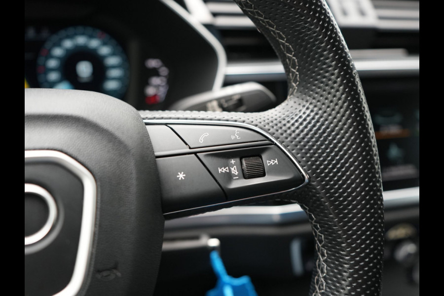 Audi Q3 Sportback 45 TFSI e 2x S Line PHEV 245pk Dealer O.H. | Trekhaak Af Fabriek | Blis | Sportstoelen Verwarmd | Apple Carplay | Sfeerverlichting | Navigatie | DAB | 19"L.M | Virtual | Plug In Hybrid |