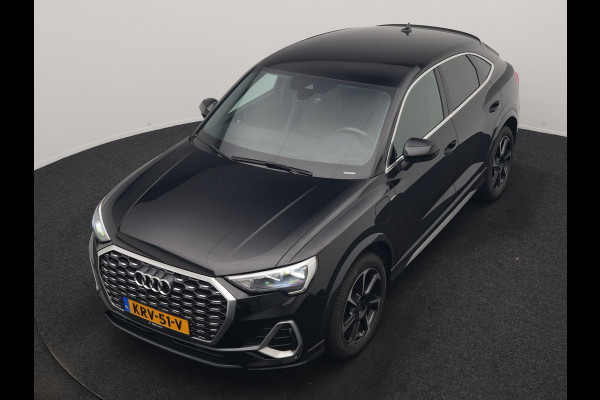 Audi Q3 Sportback 45 TFSI e 2x S Line PHEV 245pk Dealer O.H. | Trekhaak Af Fabriek | Blis | Sportstoelen Verwarmd | Apple Carplay | Sfeerverlichting | Navigatie | DAB | 19"L.M | Virtual | Plug In Hybrid |