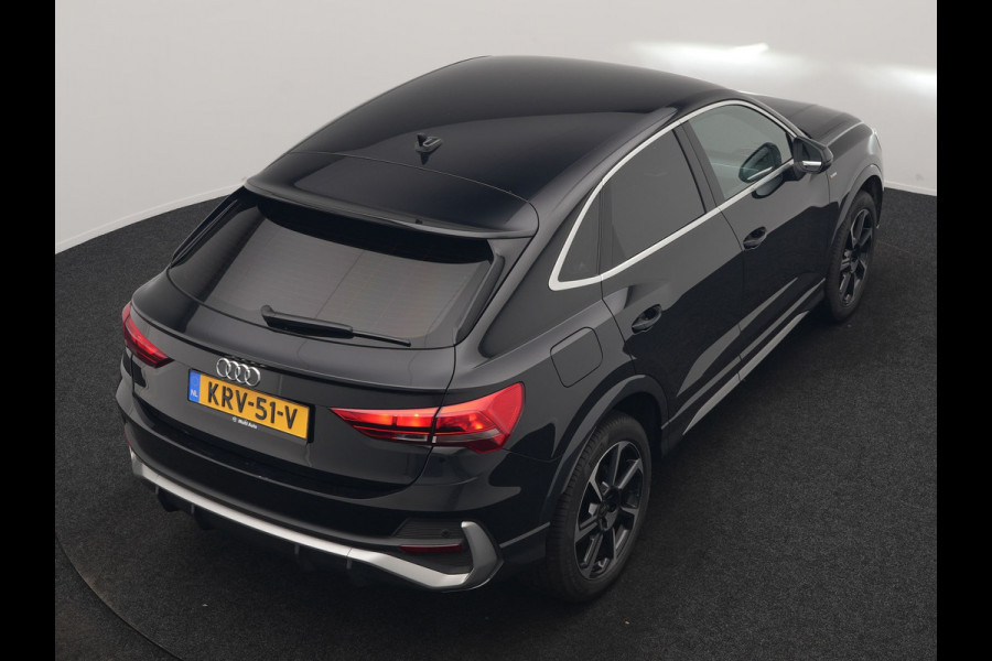 Audi Q3 Sportback 45 TFSI e 2x S Line PHEV 245pk Dealer O.H. | Trekhaak Af Fabriek | Blis | Sportstoelen Verwarmd | Apple Carplay | Sfeerverlichting | Navigatie | DAB | 19"L.M | Virtual | Plug In Hybrid |