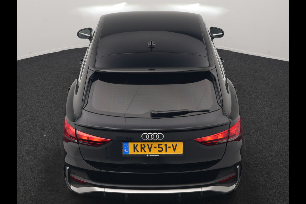 Audi Q3 Sportback 45 TFSI e 2x S Line PHEV 245pk Dealer O.H. | Trekhaak Af Fabriek | Blis | Sportstoelen Verwarmd | Apple Carplay | Sfeerverlichting | Navigatie | DAB | 19"L.M | Virtual | Plug In Hybrid |
