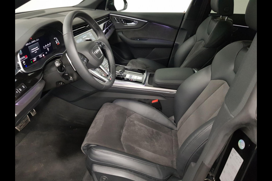 Audi Q8 4.0 TFSI RS Q8 Quattro 600pk! Panorama dak Navigatie Electrische achterklep Led Camera Climate Control Parkeer sensoren voor en achter Lichtmetalen Velgen