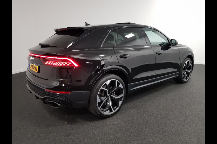 Audi Q8 4.0 TFSI RS Q8 Quattro 600pk! Panorama dak Navigatie Electrische achterklep Led Camera Climate Control Parkeer sensoren voor en achter Lichtmetalen Velgen