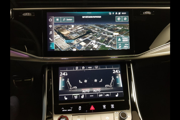 Audi Q8 4.0 TFSI RS Q8 Quattro 600pk! Panorama dak Navigatie Electrische achterklep Led Camera Climate Control Parkeer sensoren voor en achter Lichtmetalen Velgen
