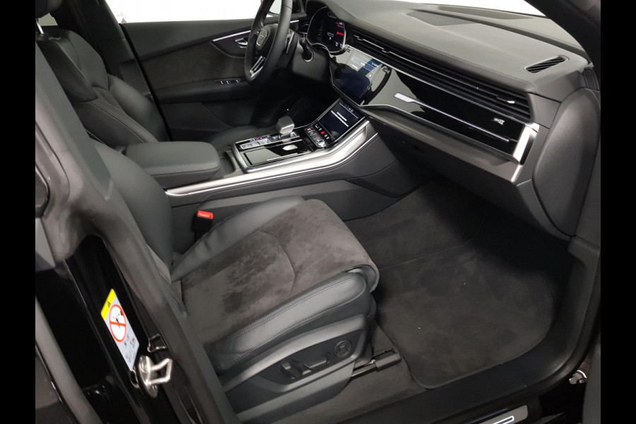 Audi Q8 4.0 TFSI RS Q8 Quattro 600pk! Panorama dak Navigatie Electrische achterklep Led Camera Climate Control Parkeer sensoren voor en achter Lichtmetalen Velgen