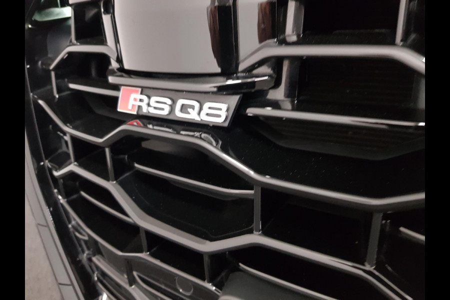 Audi Q8 4.0 TFSI RS Q8 Quattro 600pk! Panorama dak Navigatie Electrische achterklep Led Camera Climate Control Parkeer sensoren voor en achter Lichtmetalen Velgen