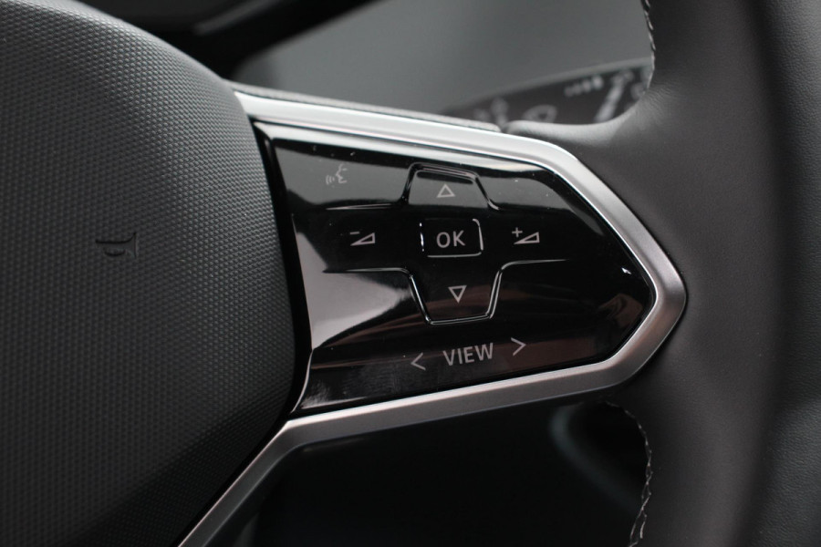 Volkswagen ID.3 Pro Edition 204pk Warmtepomp 18"Lichtmetalen Velgen Navigatie Camera Adaptive Cruise Control Climate Control