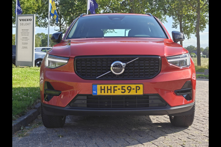 Volvo XC40 B4 211PK Plus Dark | BLIS | Trekhaak | H&K | Verwarm. Stoelen+Stuur | ACC | PDC V+A | Camera Achter |