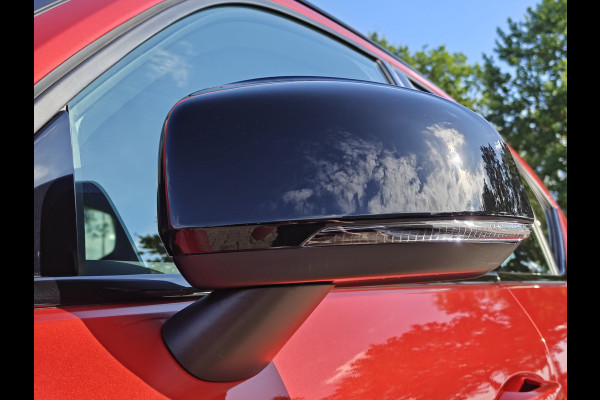 Volvo XC40 B4 211PK Plus Dark | BLIS | Trekhaak | H&K | Verwarm. Stoelen+Stuur | ACC | PDC V+A | Camera Achter |