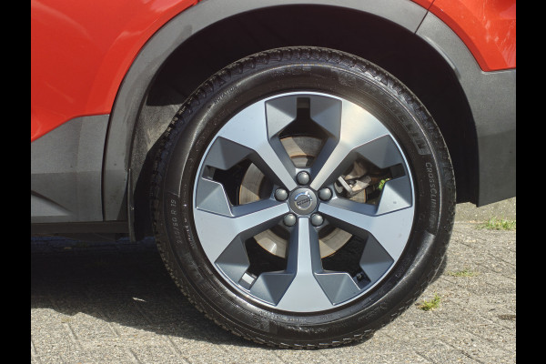 Volvo XC40 B4 211PK Plus Dark | BLIS | Trekhaak | H&K | Verwarm. Stoelen+Stuur | ACC | PDC V+A | Camera Achter |
