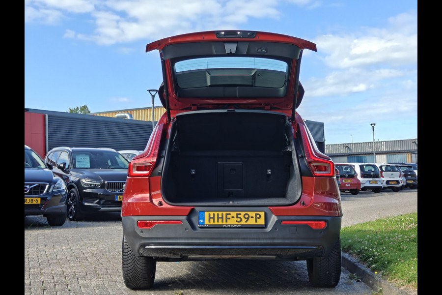Volvo XC40 B4 211PK Plus Dark | BLIS | Trekhaak | H&K | Verwarm. Stoelen+Stuur | ACC | PDC V+A | Camera Achter |