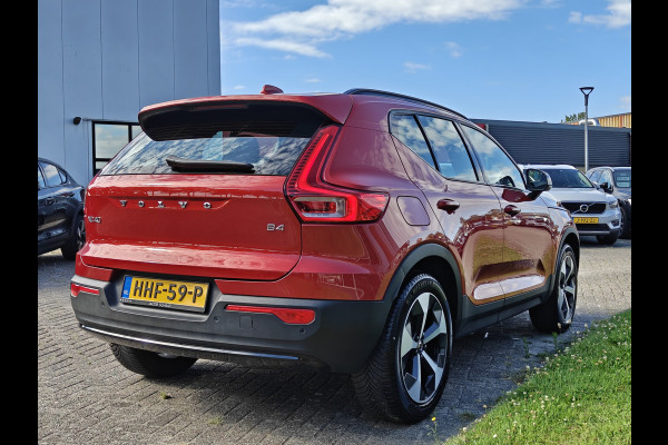Volvo XC40 B4 211PK Plus Dark | BLIS | Trekhaak | H&K | Verwarm. Stoelen+Stuur | ACC | PDC V+A | Camera Achter |