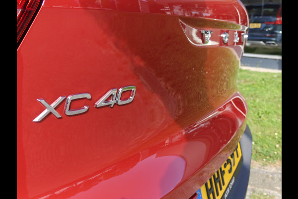 Volvo XC40 B4 211PK Plus Dark | BLIS | Trekhaak | H&K | Verwarm. Stoelen+Stuur | ACC | PDC V+A | Camera Achter |