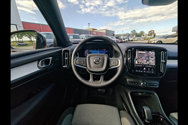 Volvo XC40 B4 211PK Plus Dark | BLIS | Trekhaak | H&K | Verwarm. Stoelen+Stuur | ACC | PDC V+A | Camera Achter |
