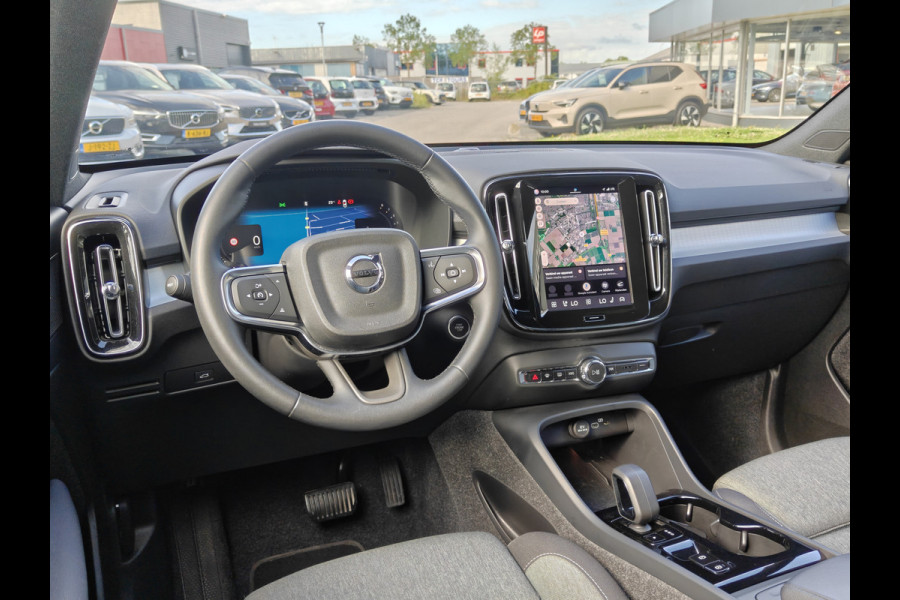 Volvo XC40 B4 211PK Plus Dark | BLIS | Trekhaak | H&K | Verwarm. Stoelen+Stuur | ACC | PDC V+A | Camera Achter |