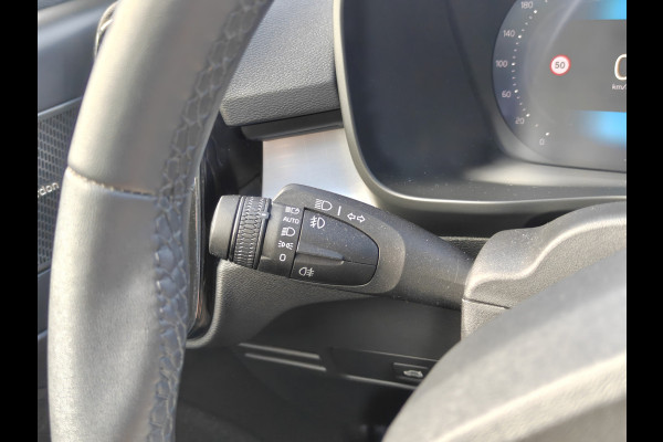 Volvo XC40 B4 211PK Plus Dark | BLIS | Trekhaak | H&K | Verwarm. Stoelen+Stuur | ACC | PDC V+A | Camera Achter |