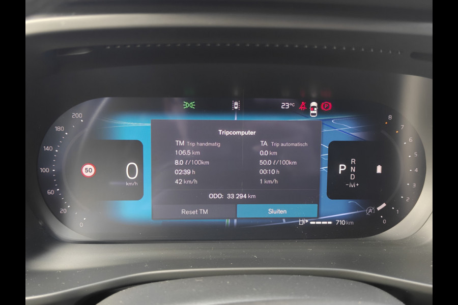 Volvo XC40 B4 211PK Plus Dark | BLIS | Trekhaak | H&K | Verwarm. Stoelen+Stuur | ACC | PDC V+A | Camera Achter |
