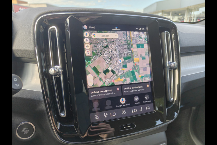 Volvo XC40 B4 211PK Plus Dark | BLIS | Trekhaak | H&K | Verwarm. Stoelen+Stuur | ACC | PDC V+A | Camera Achter |