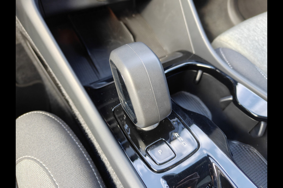 Volvo XC40 B4 211PK Plus Dark | BLIS | Trekhaak | H&K | Verwarm. Stoelen+Stuur | ACC | PDC V+A | Camera Achter |
