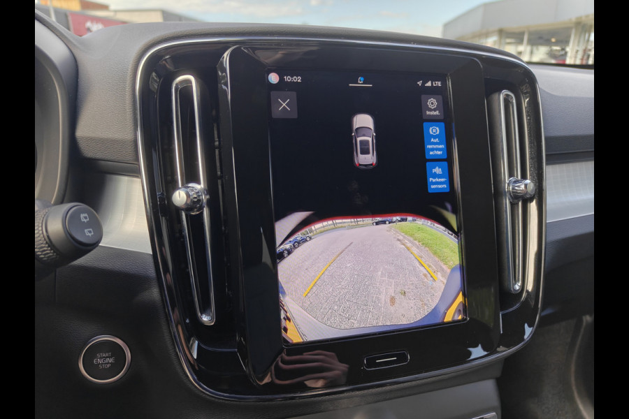 Volvo XC40 B4 211PK Plus Dark | BLIS | Trekhaak | H&K | Verwarm. Stoelen+Stuur | ACC | PDC V+A | Camera Achter |