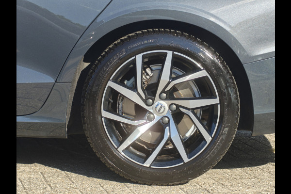 Volvo V60 T5 252PK Momentum | BLIS | Trekhaak | Elektr. Kofferklep | Carplay | ACC | PDC V+A | Camera Achter |