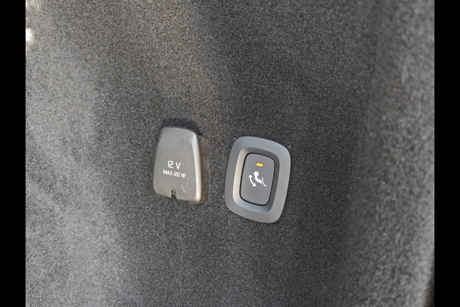 Volvo V60 T5 252PK Momentum | BLIS | Trekhaak | Elektr. Kofferklep | Carplay | ACC | PDC V+A | Camera Achter |
