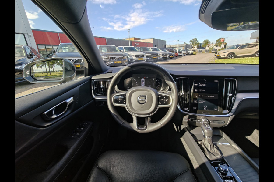 Volvo V60 T5 252PK Momentum | BLIS | Trekhaak | Elektr. Kofferklep | Carplay | ACC | PDC V+A | Camera Achter |