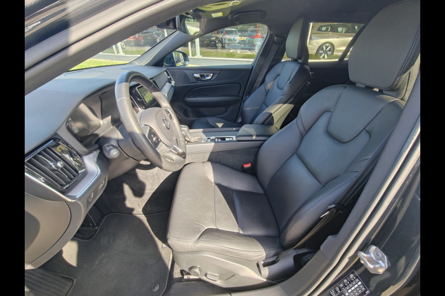 Volvo V60 T5 252PK Momentum | BLIS | Trekhaak | Elektr. Kofferklep | Carplay | ACC | PDC V+A | Camera Achter |