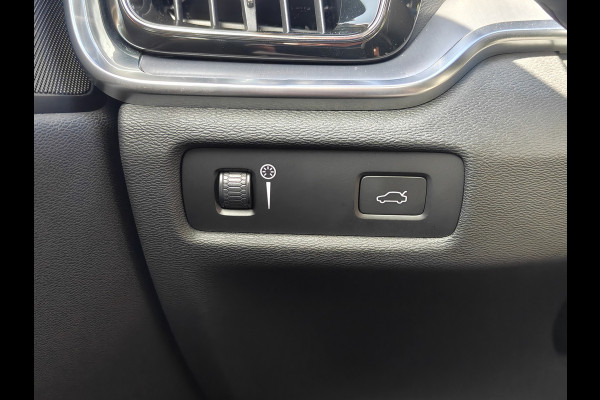 Volvo V60 T5 252PK Momentum | BLIS | Trekhaak | Elektr. Kofferklep | Carplay | ACC | PDC V+A | Camera Achter |