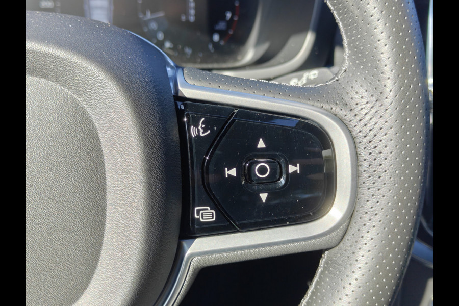 Volvo V60 T5 252PK Momentum | BLIS | Trekhaak | Elektr. Kofferklep | Carplay | ACC | PDC V+A | Camera Achter |
