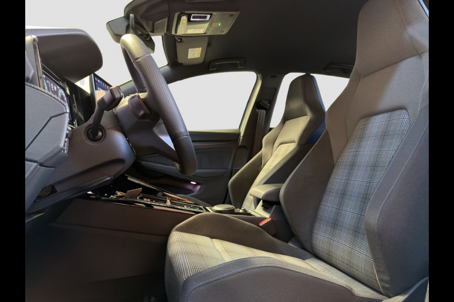 Volkswagen Golf 1.5 eHybrid GTE|HUD|DCC|Matrix IQ|Trekhaak|5jr.garantie